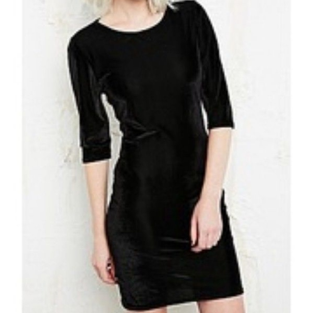 ⬇️3/$25 bundle 🏷 Crushed Velvet Bodycon Dress